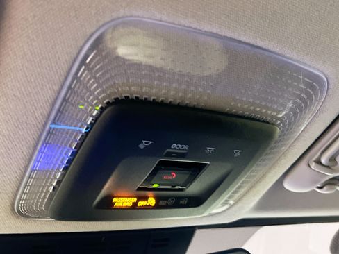 Used 2024 Toyota Prius XLE FWD image 20