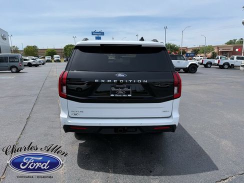Used 2025 Ford Expedition Max Active AWD/4WD image 4