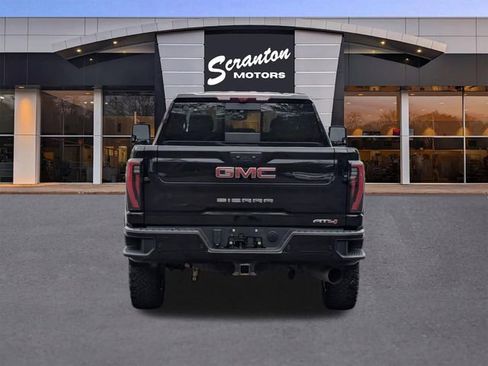 Used 2024 GMC Sierra 2500 AT4 w/ AT4 Premium Plus Package AWD/4WD image 4
