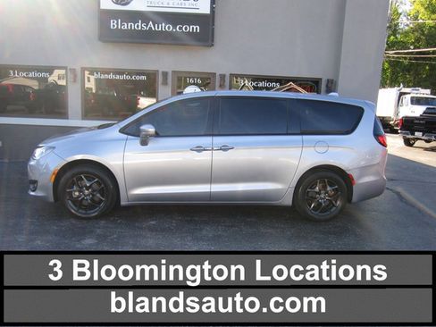Used 2019 Chrysler Pacifica Touring Plus w/ Advanced Safetytec Group image 1