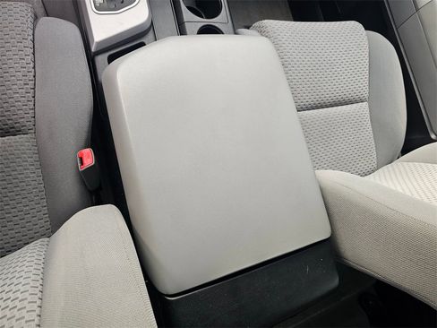 Used 2008 Toyota Tundra 4x4 CrewMax image 28