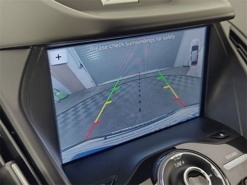 Used 2017 Ford Escape Titanium image 19