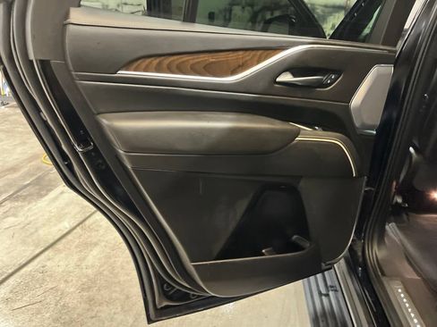 Used 2023 Cadillac Escalade Sport Platinum AWD/4WD image 28