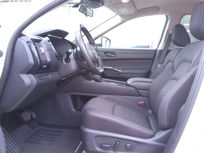 Used 2025 Nissan Pathfinder SV AWD/4WD image 5