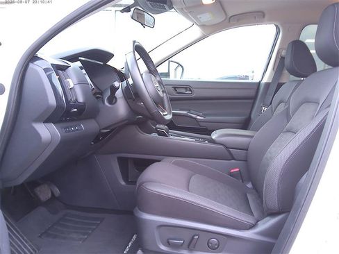 Used 2025 Nissan Pathfinder SV AWD/4WD image 5