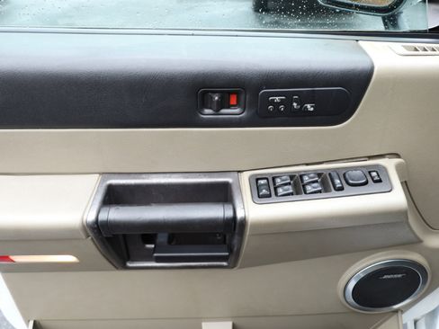 Used 2003 HUMMER H2 w/ Preferred Equipment Group image 32