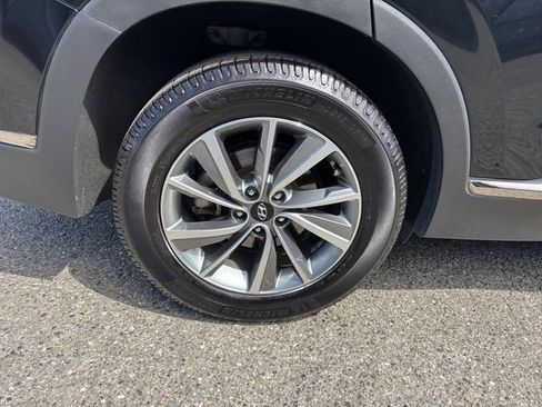 Used 2019 Hyundai Santa Fe SEL FWD image 28