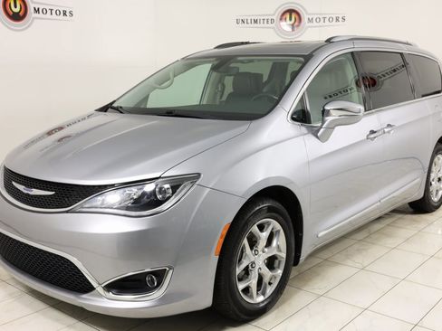 Used 2019 Chrysler Pacifica Limited image 5