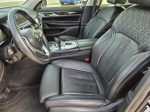 Used 2022 BMW 740i image 23