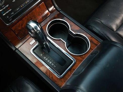 Used 2016 Lincoln Navigator Select RWD image 43