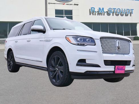 Used 2022 Lincoln Navigator L Reserve image 13