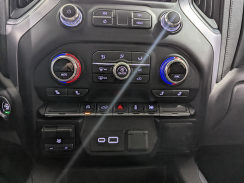 Used 2020 GMC Sierra 1500 Elevation w/ Elevation Value Package image 20