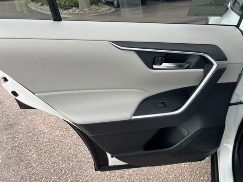 Used 2025 Toyota RAV4 XLE w/ Convenience Package image 46