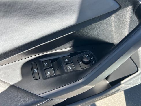 New 2026 Volkswagen Jetta SE FWD image 13