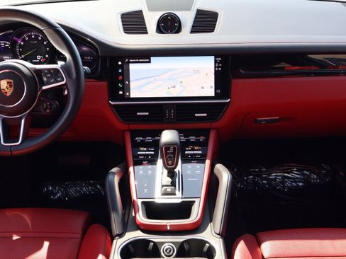 Certified 2023 Porsche Cayenne E-Hybrid image 19