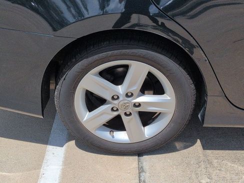 Used 2012 Toyota Camry SE FWD image 22