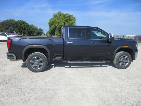 New 2026 GMC Sierra 2500 SLT w/ SLT Premium Package AWD/4WD image 3