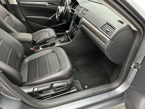 Used 2017 Volkswagen Passat 1.8T SE image 24
