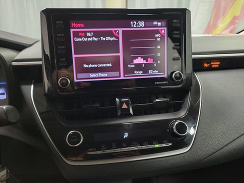 Used 2022 Toyota Corolla LE FWD image 14