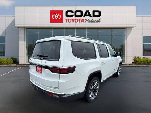 Used 2022 Jeep Wagoneer Series III w/ Premium Group I AWD/4WD image 5