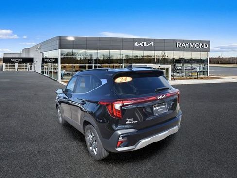 Used 2024 Kia Seltos S AWD/4WD image 6