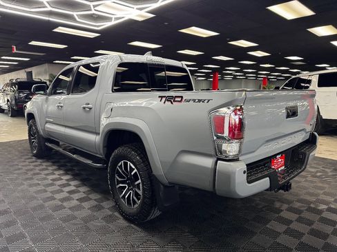 Used 2020 Toyota Tacoma TRD Sport w/ Technology Package image 9