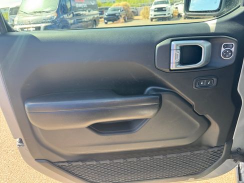 Used 2019 Jeep Wrangler Unlimited Sport S AWD/4WD image 17