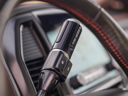 Used 2024 Nissan Titan PRO-4X w/ Pro-4x Utility Package image 30