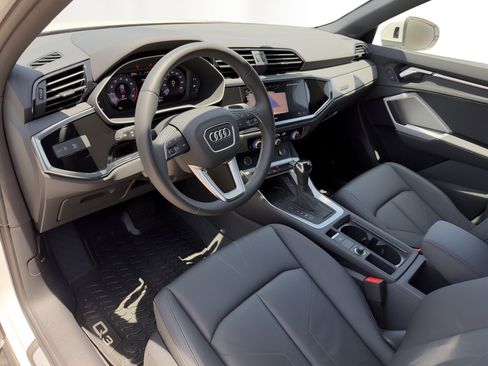 Certified 2025 Audi Q3 2.0T Premium w/ Convenience Package AWD/4WD image 4