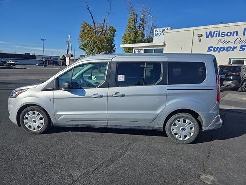 Used 2022 Ford Transit Connect XLT image 8