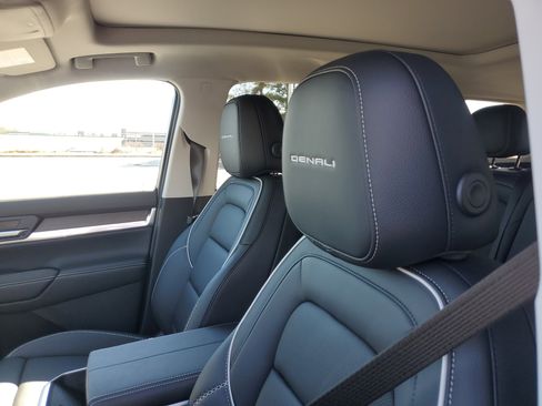 New 2026 GMC Terrain Denali image 17