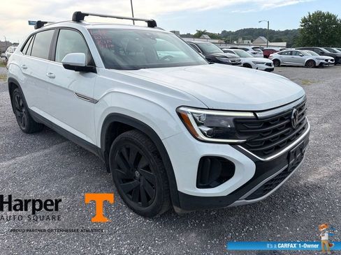 Used 2024 Volkswagen Atlas Cross Sport SE w/ Panoramic Sunroof Package AWD/4WD image 7