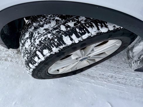 Certified 2018 Ford Escape SE w/ Ford Safe & Smart Package image 25