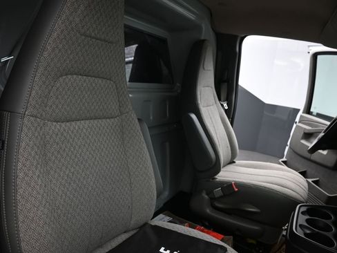 New 2026 GMC Savana 2500 Extended w/ Enhanced Convenience Package image 16