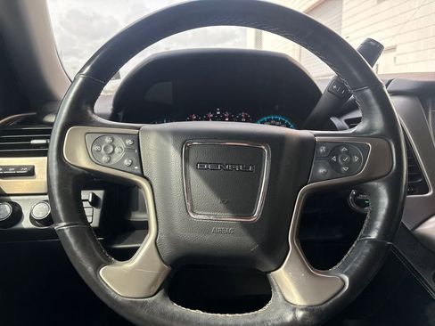 Used 2017 GMC Yukon Denali image 16