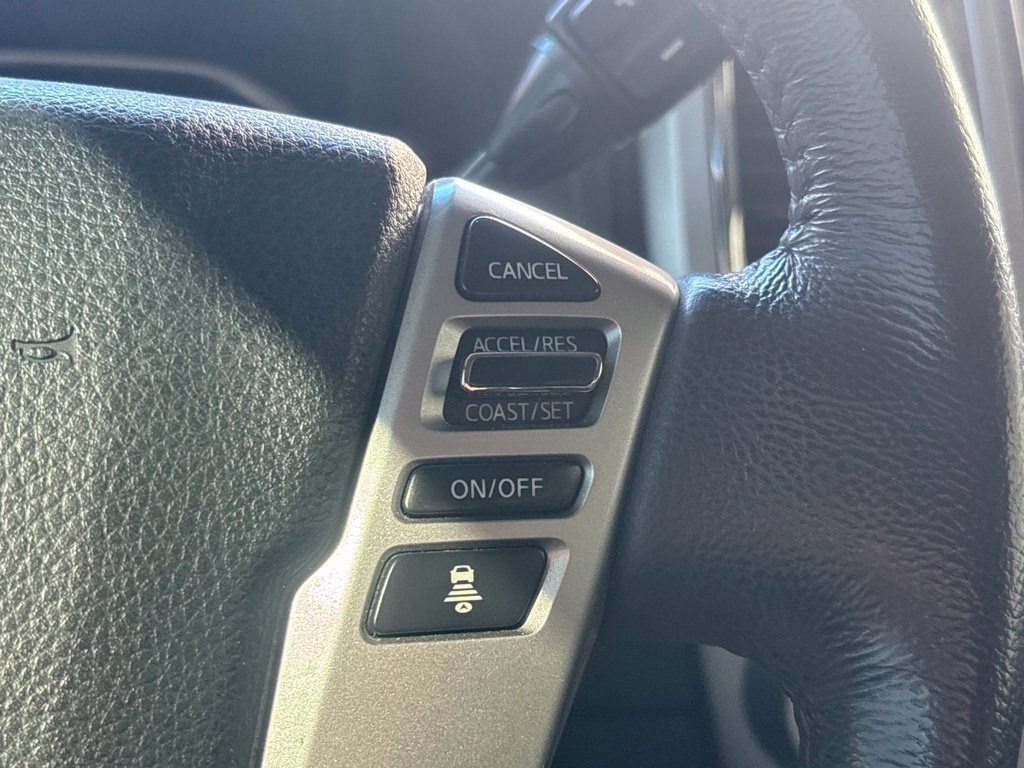 Used 2021 Nissan Titan SV w/ SV Convenience Package RWD image 23