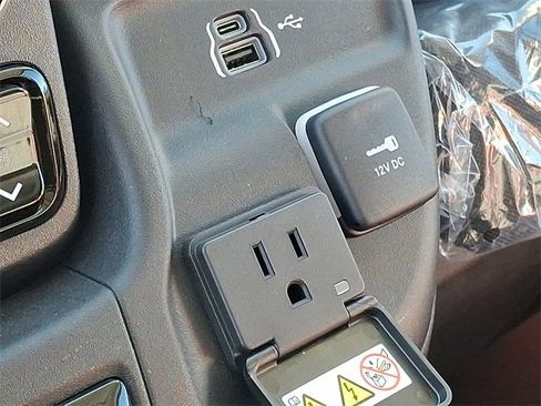 Used 2024 RAM ProMaster 2500 w/ Safety Group image 15