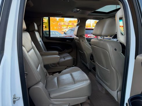 Used 2015 Chevrolet Suburban LT image 18