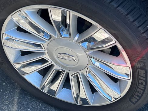 Used 2019 Cadillac Escalade Platinum AWD/4WD image 22