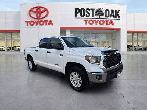Used 2018 Toyota Tundra SR5 w/ SR5 Upgrade Package AWD/4WD image 2