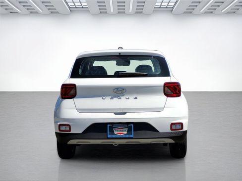 New 2026 Hyundai Venue SE FWD image 5