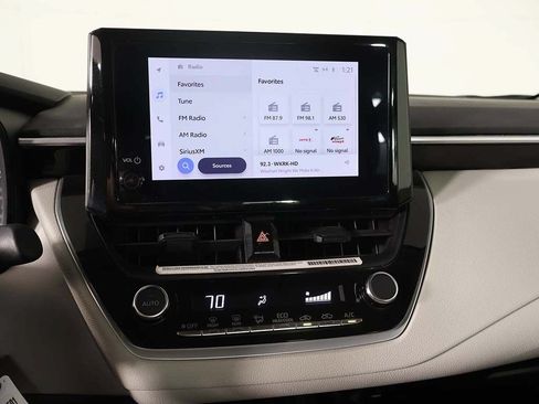 Used 2023 Toyota Corolla LE FWD image 38