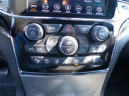 Used 2021 Jeep Grand Cherokee Trailhawk AWD/4WD image 19