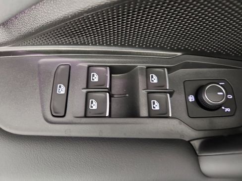 New 2026 Volkswagen Tiguan SE AWD/4WD image 10