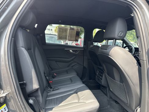 Used 2021 Audi Q7 3.0T Premium w/ Convenience Package AWD/4WD image 32