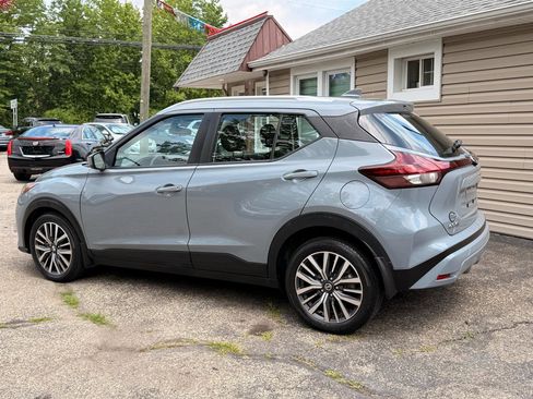 Used 2021 Nissan Kicks SV FWD image 5