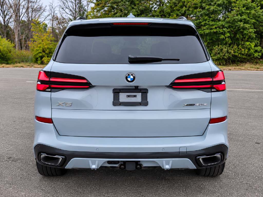 Used 2024 BMW X5 xDrive50e w/ M Sport Package AWD/4WD image 6