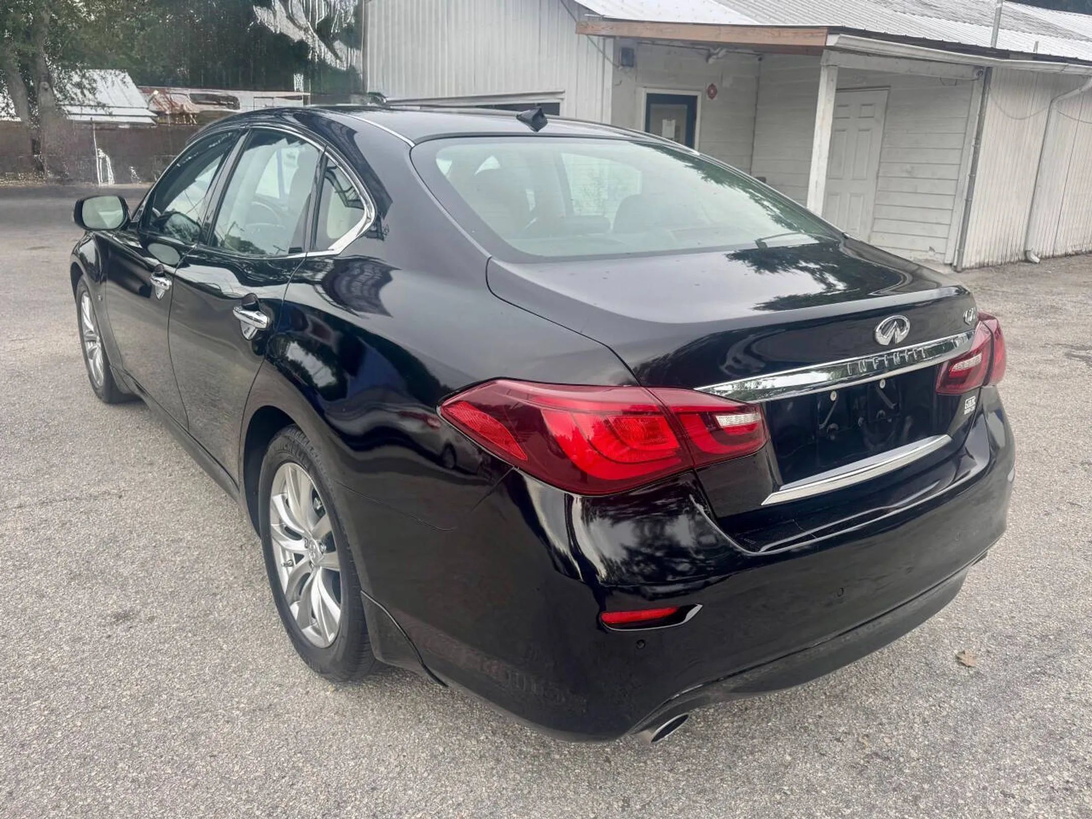 Used 2019 INFINITI Q70 Luxe RWD image 7