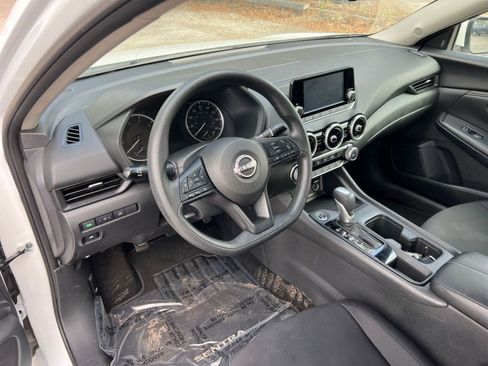 Used 2025 Nissan Sentra S image 28