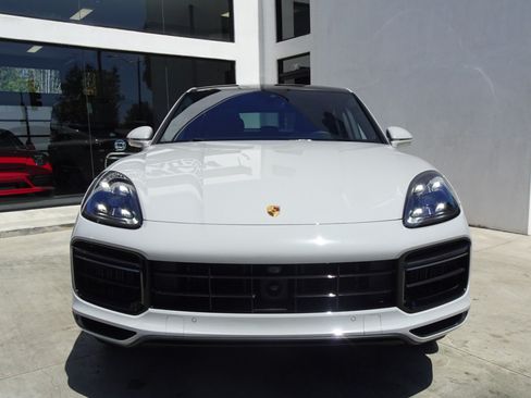 Used 2023 Porsche Cayenne Turbo w/ Premium Package Plus (PI3) AWD/4WD image 2